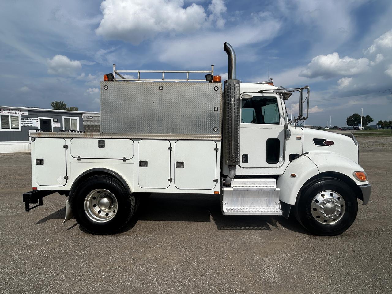 Peterbilt 337  2015