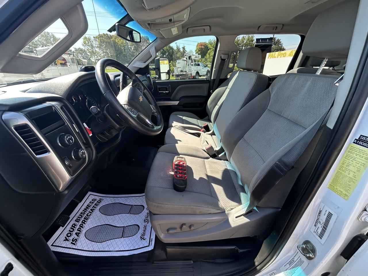Chevrolet Silverado MD 4WD Crew Cab LT 2019
