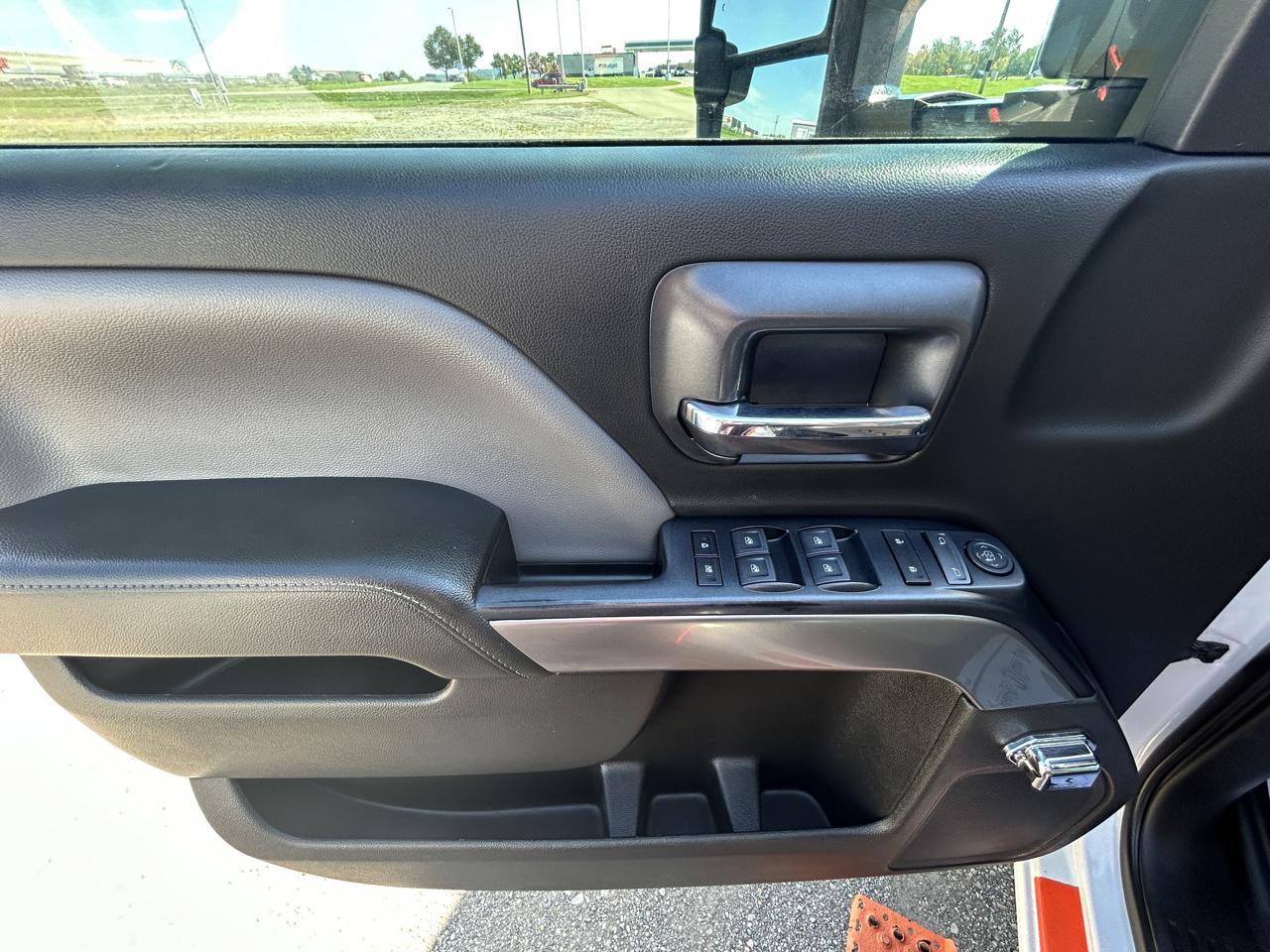 Chevrolet Silverado MD 4WD Crew Cab LT 2019