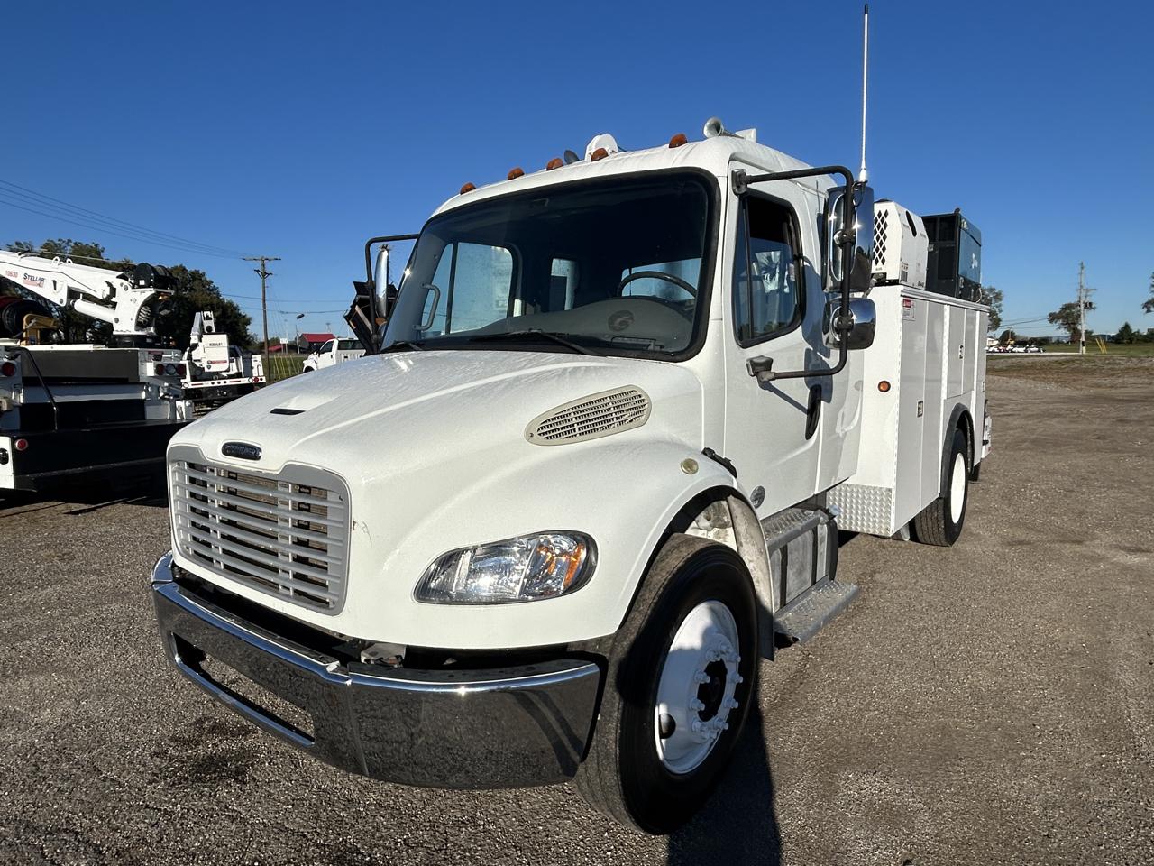 Freightliner M2  2013