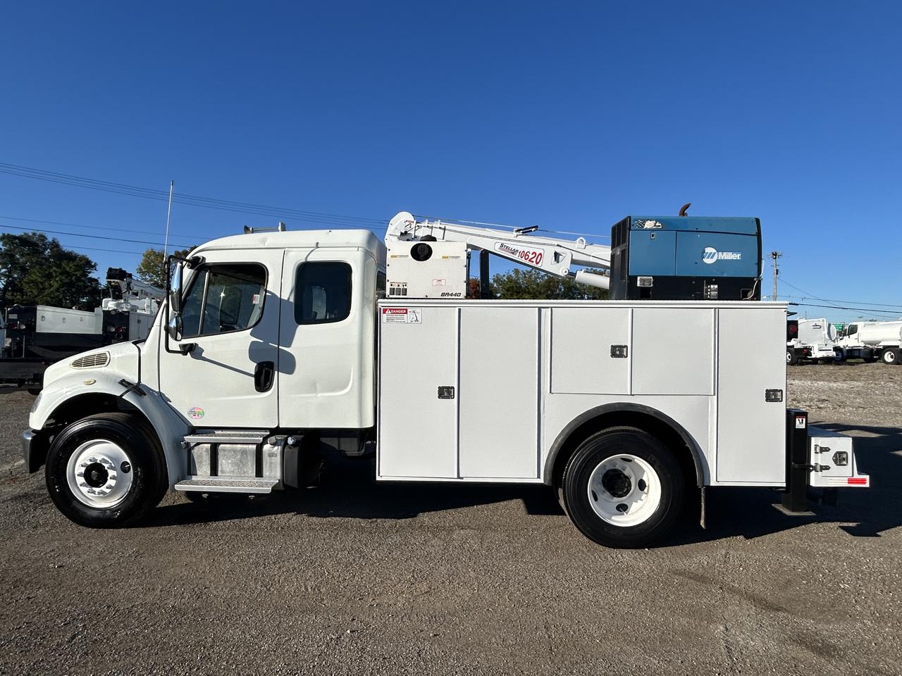 Freightliner M2  2013