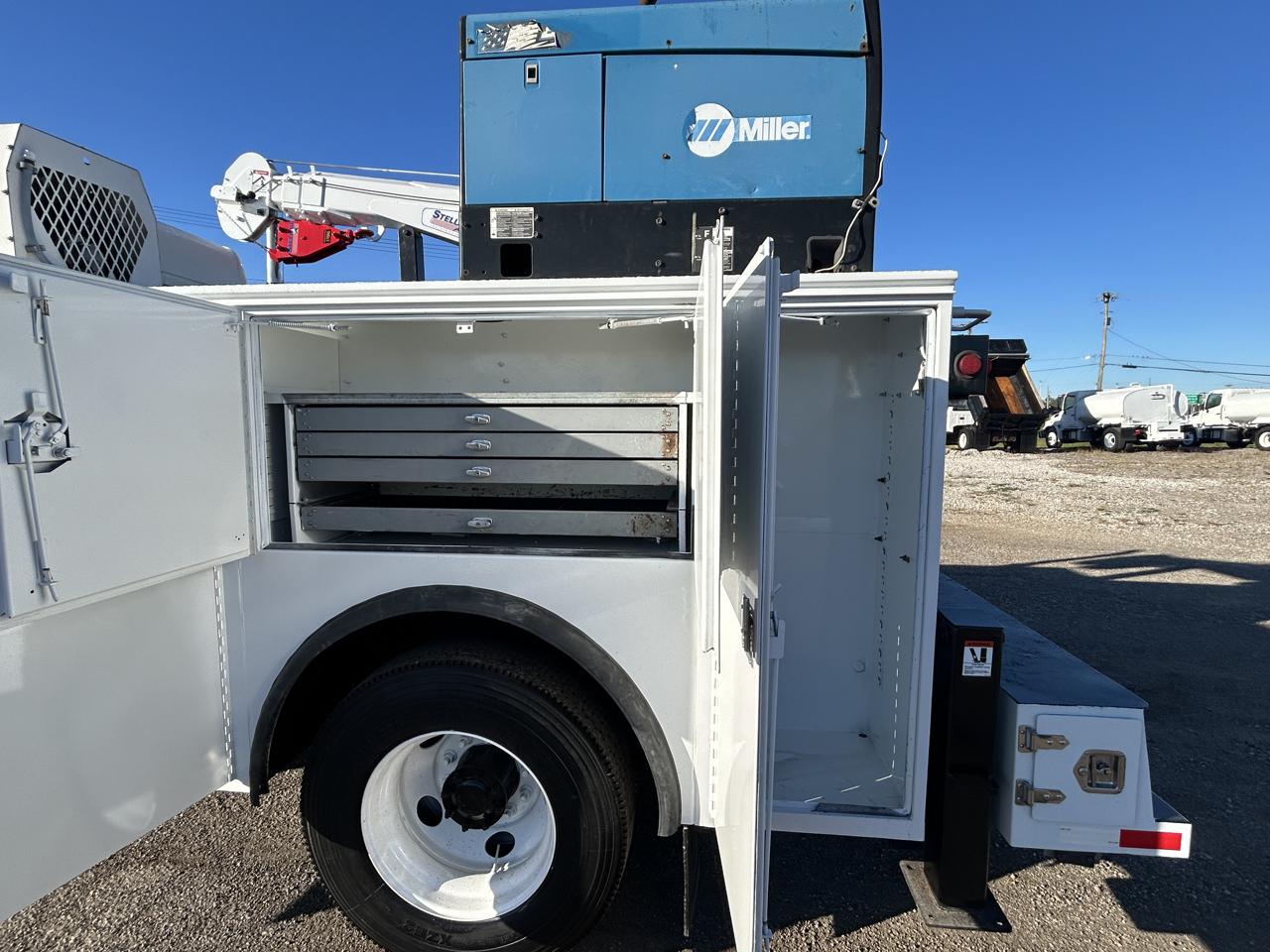 Freightliner M2  2013