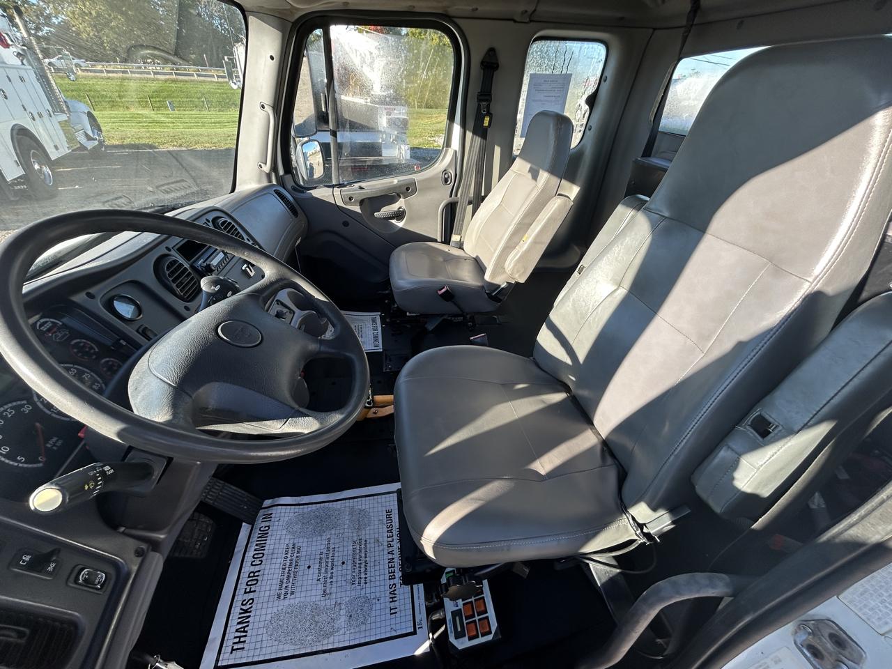 Freightliner M2  2013