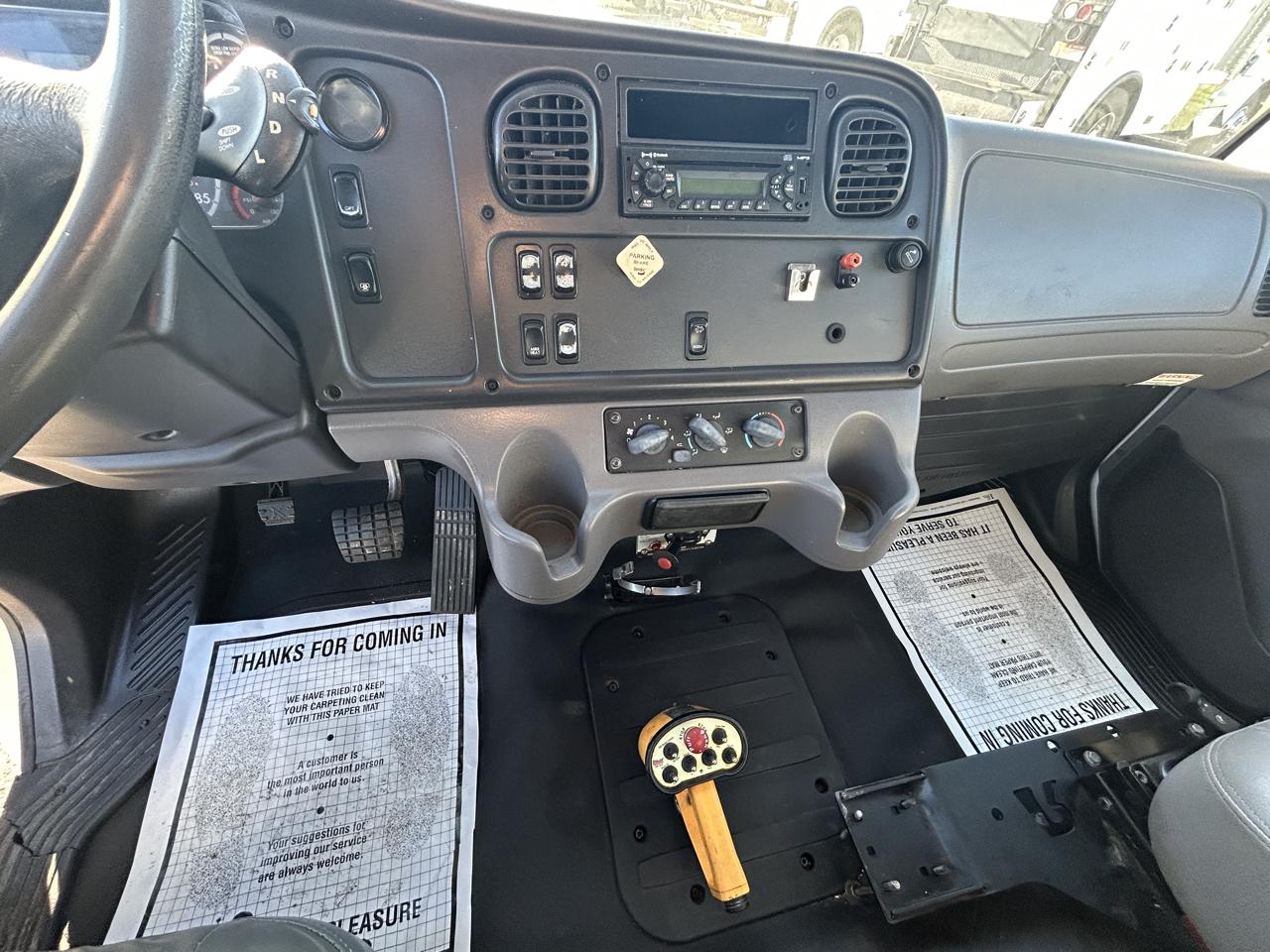 Freightliner M2  2013