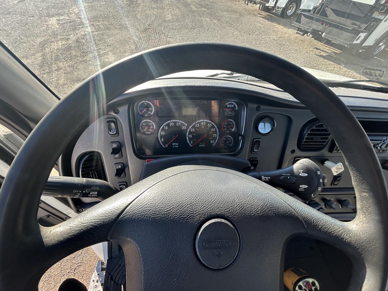 Freightliner M2  2013