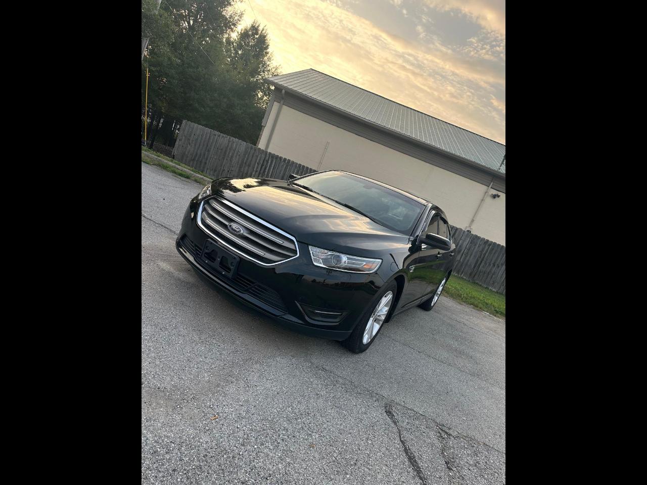 Ford Taurus SEL FWD 2018