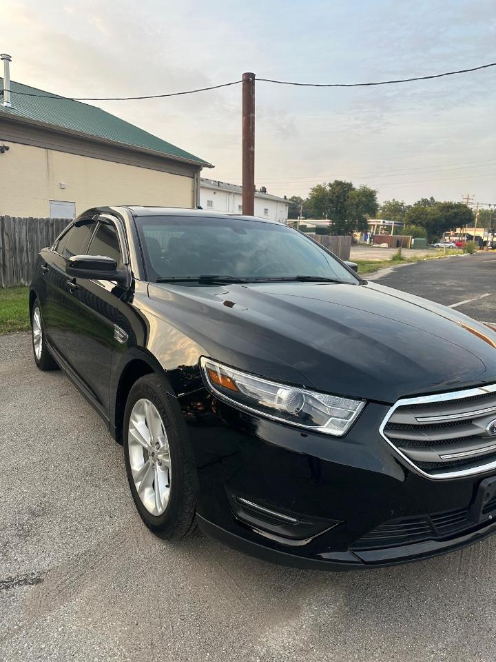 Ford Taurus SEL FWD 2018