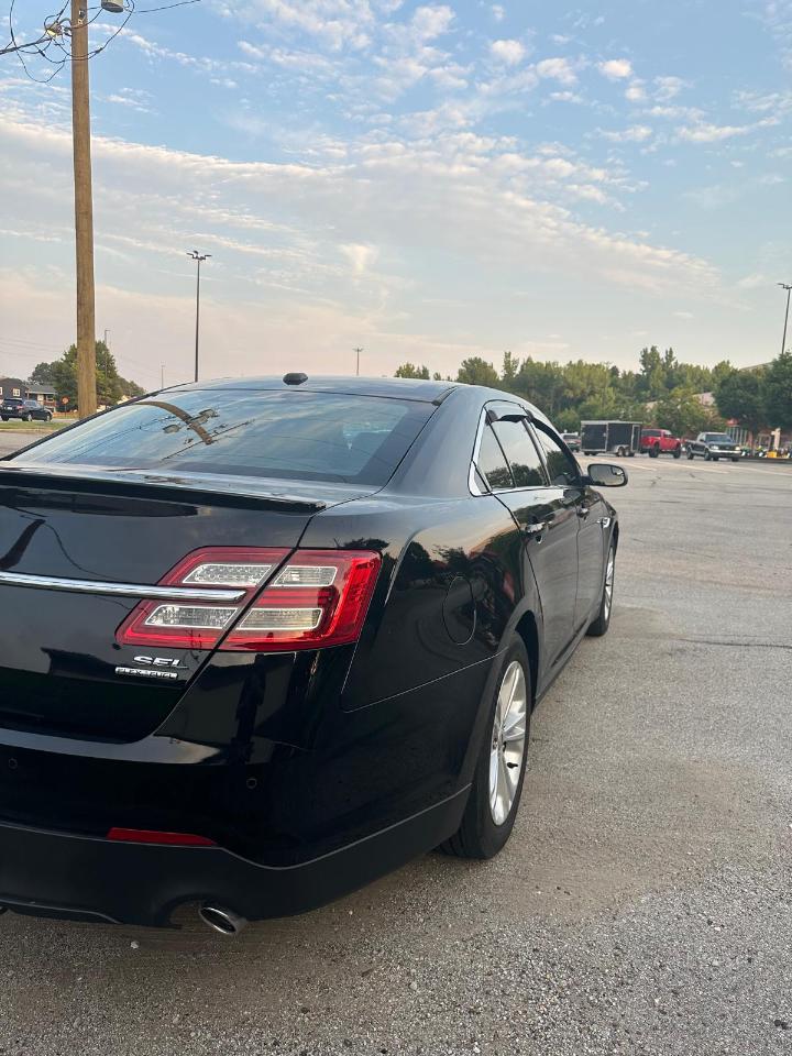 Ford Taurus SEL FWD 2018