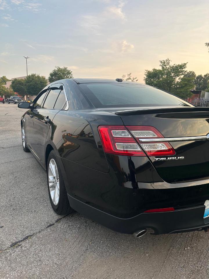 Ford Taurus SEL FWD 2018