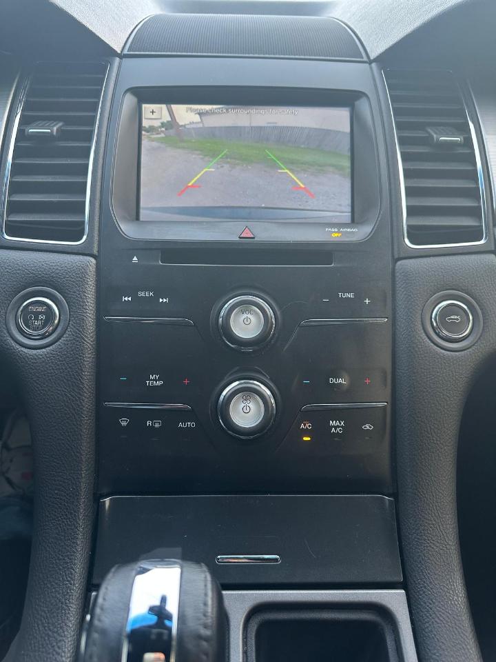 Ford Taurus SEL FWD 2018