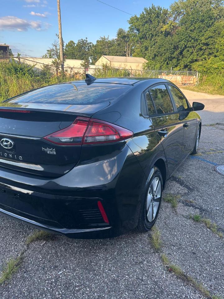 Hyundai Ioniq Hybrid Blue 2019