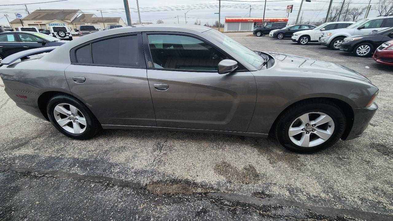 Dodge Charger SE 2012