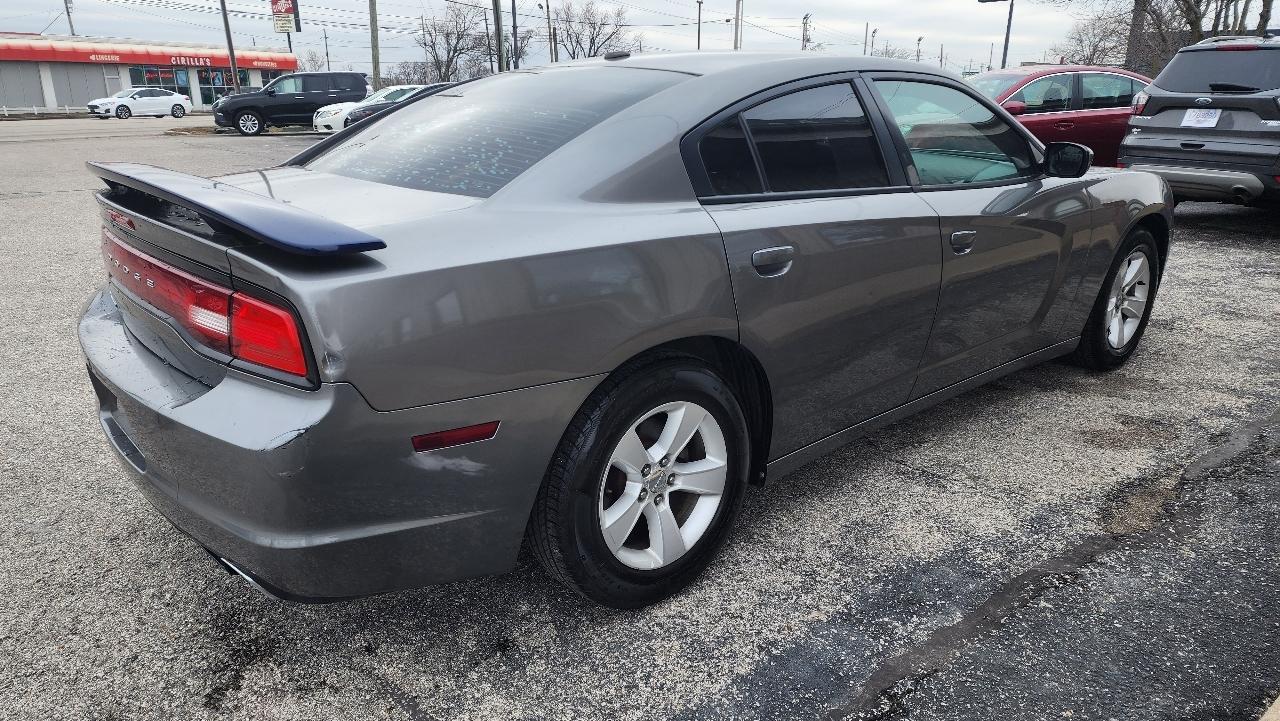 Dodge Charger SE 2012