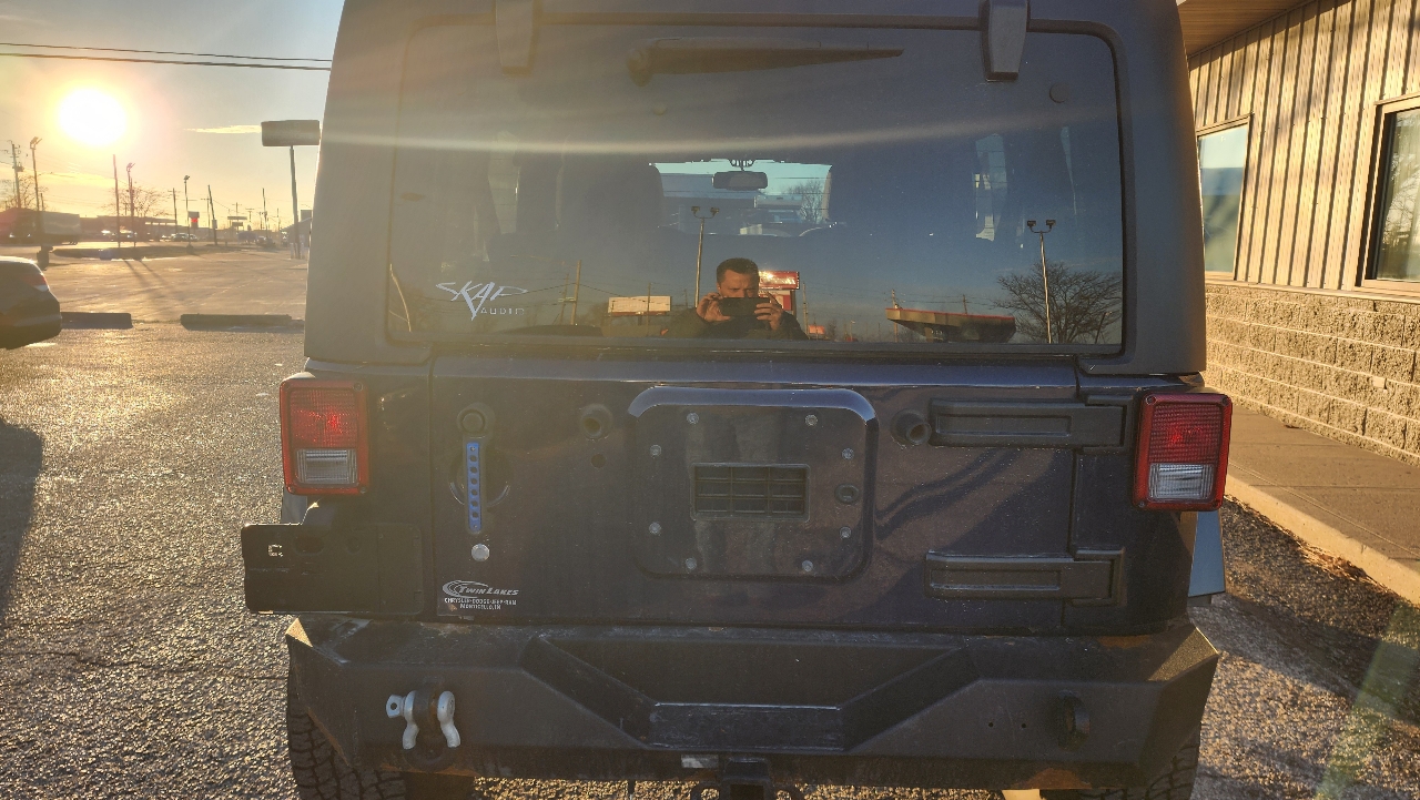 Jeep Wrangler Unlimited Sahara 4WD 2013