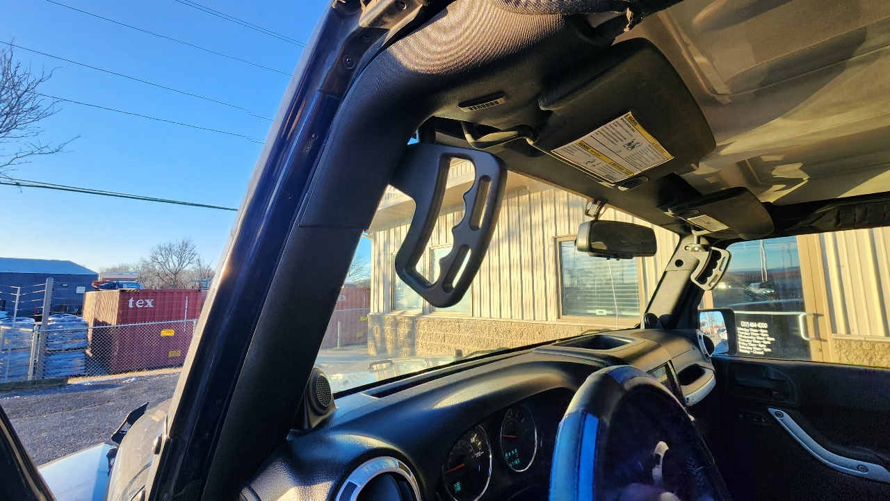 Jeep Wrangler Unlimited Sahara 4WD 2013