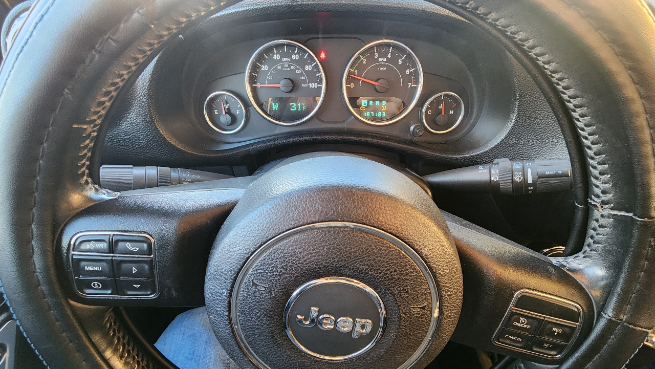 Jeep Wrangler Unlimited Sahara 4WD 2013