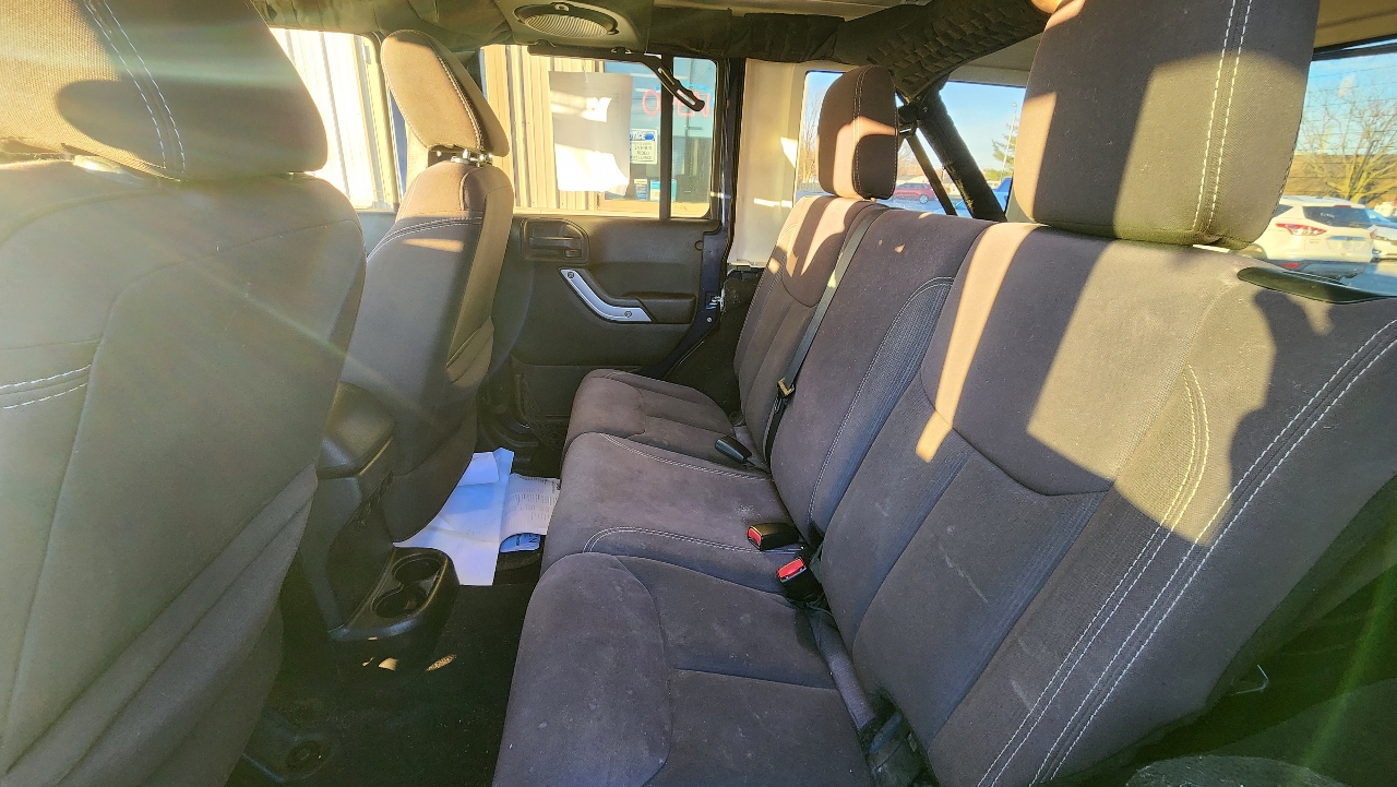 Jeep Wrangler Unlimited Sahara 4WD 2013