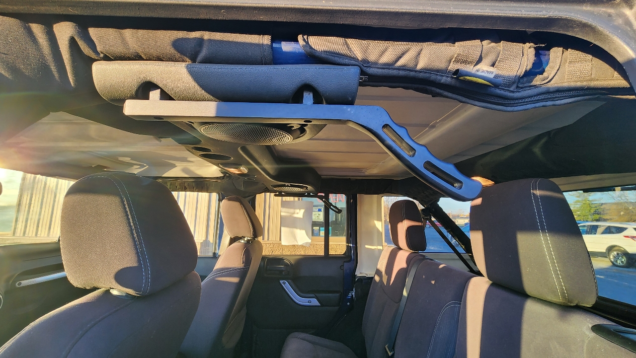 Jeep Wrangler Unlimited Sahara 4WD 2013