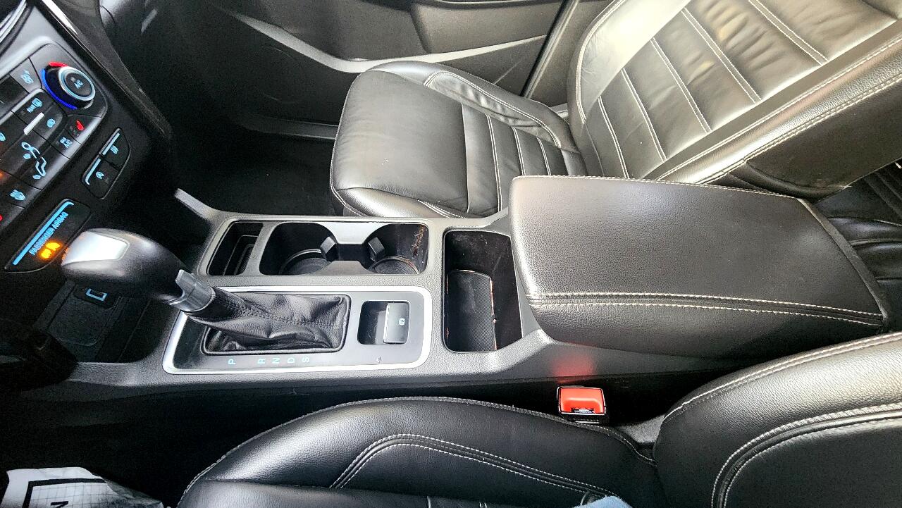 Ford Escape Titanium 4WD 2017