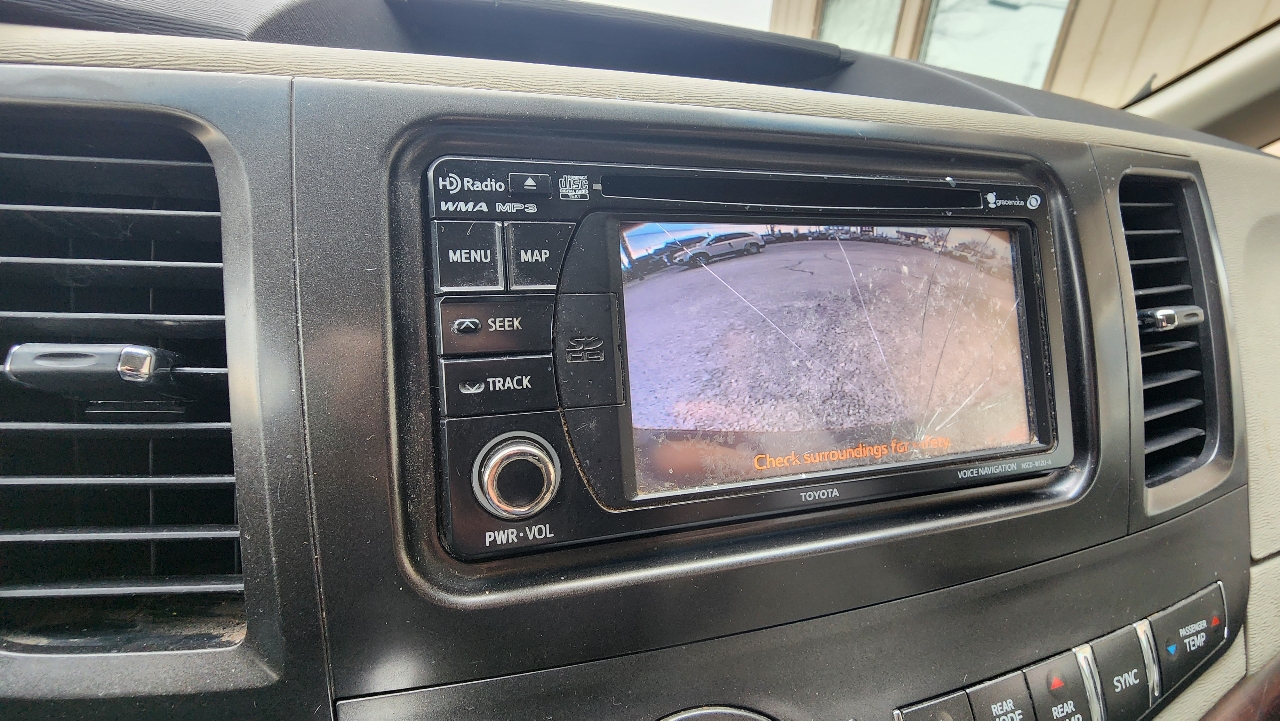 Toyota Sienna XLE FWD 8-Passenger V6 2013