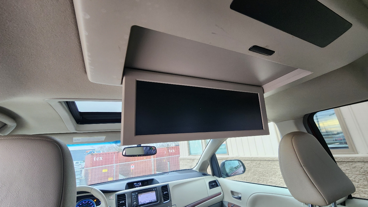 Toyota Sienna XLE FWD 8-Passenger V6 2013