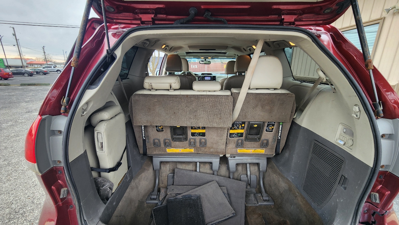 Toyota Sienna XLE FWD 8-Passenger V6 2013