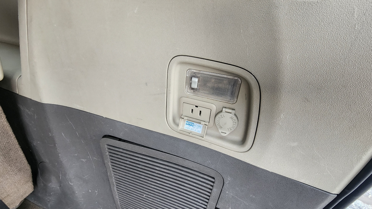 Toyota Sienna XLE FWD 8-Passenger V6 2013