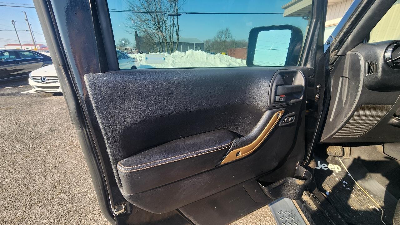 Jeep Wrangler Unlimited Sahara 4WD 2014