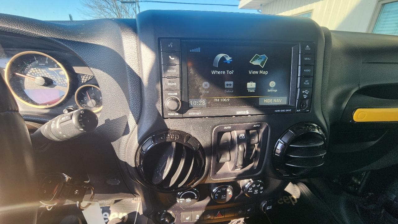 Jeep Wrangler Unlimited Sahara 4WD 2014