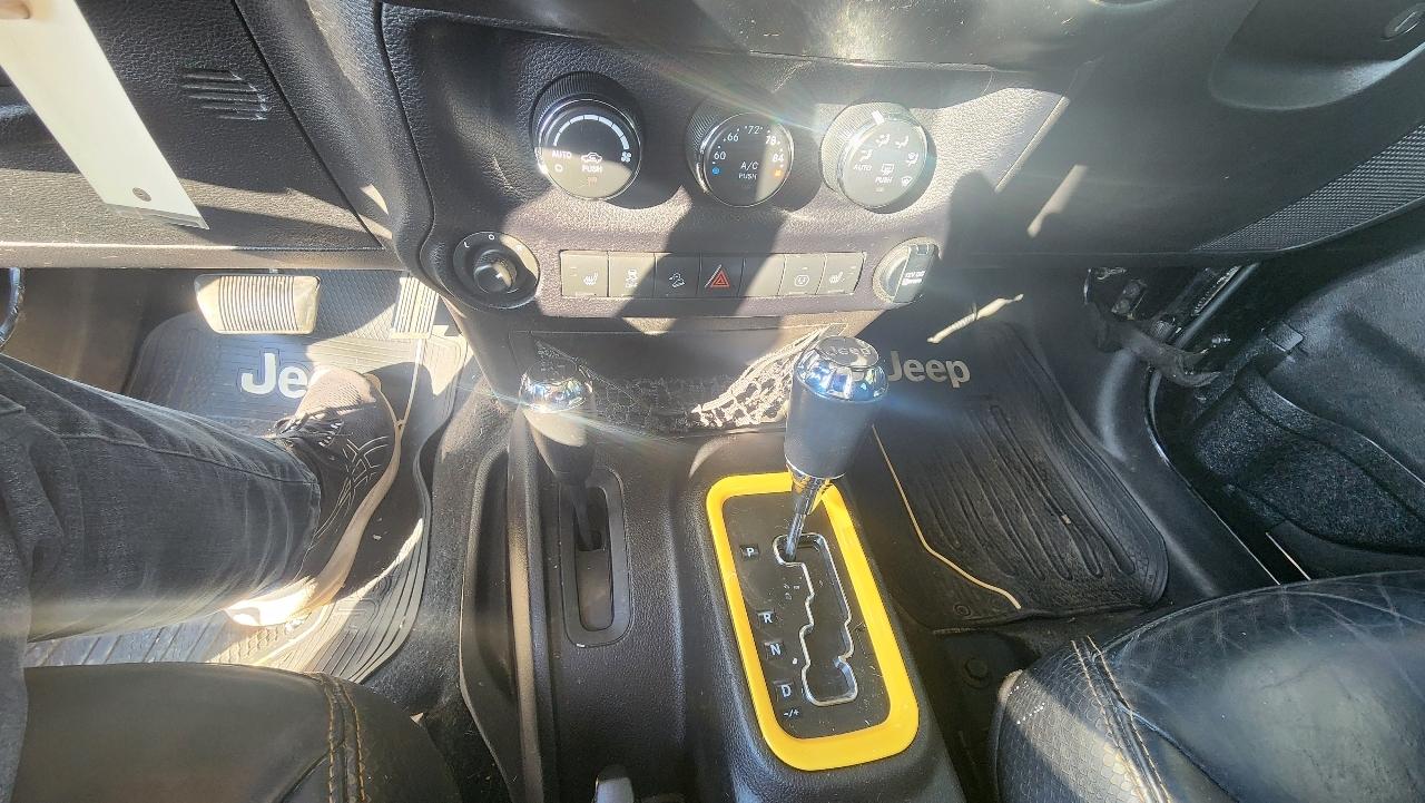 Jeep Wrangler Unlimited Sahara 4WD 2014