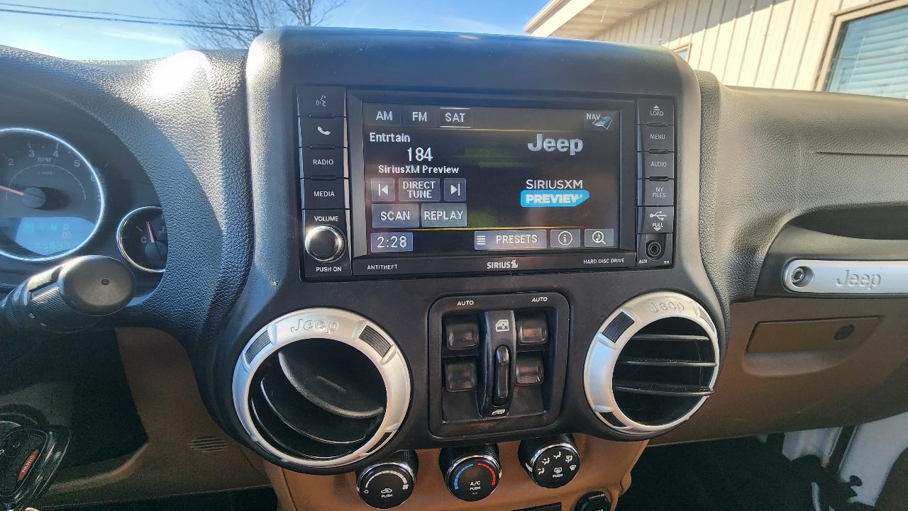 Jeep Wrangler Unlimited Sahara 4WD 2014