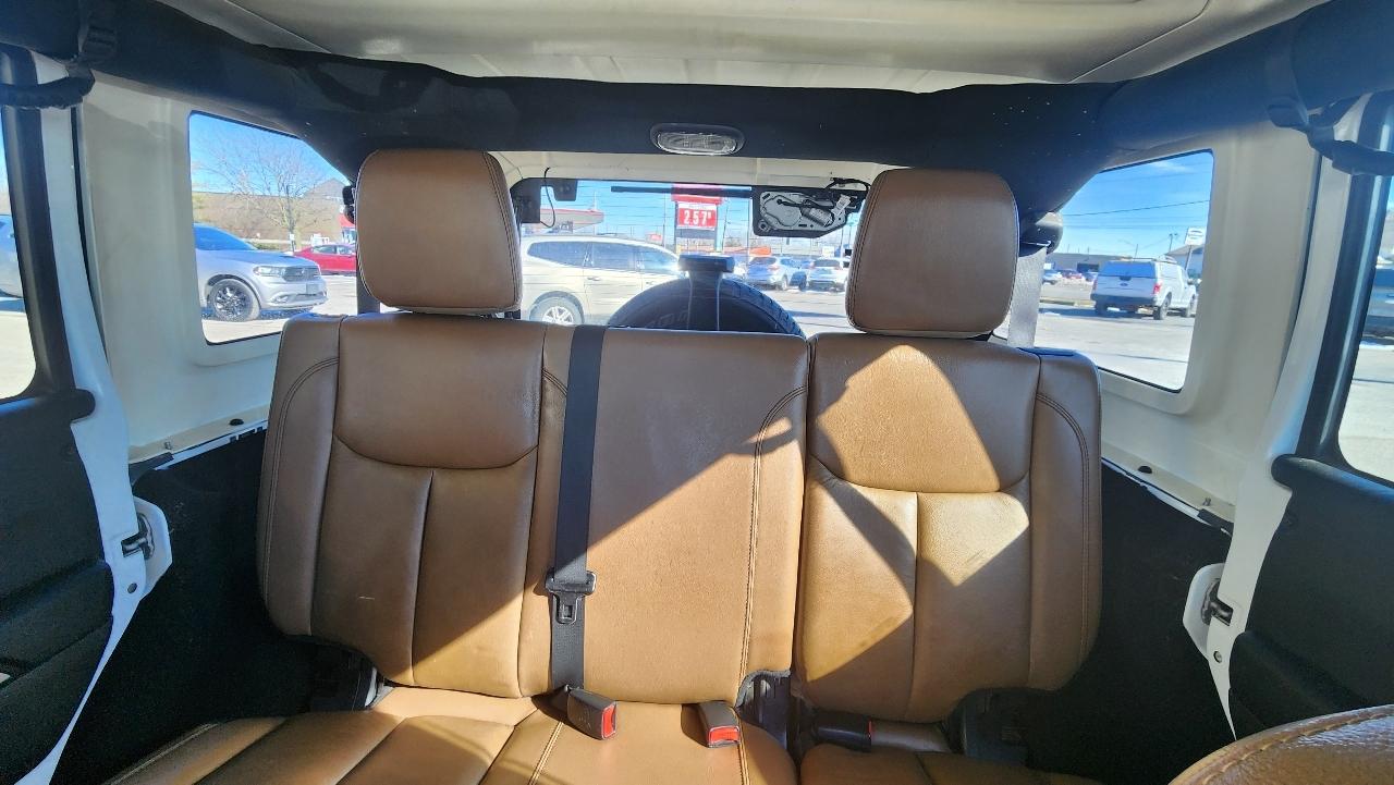 Jeep Wrangler Unlimited Sahara 4WD 2014