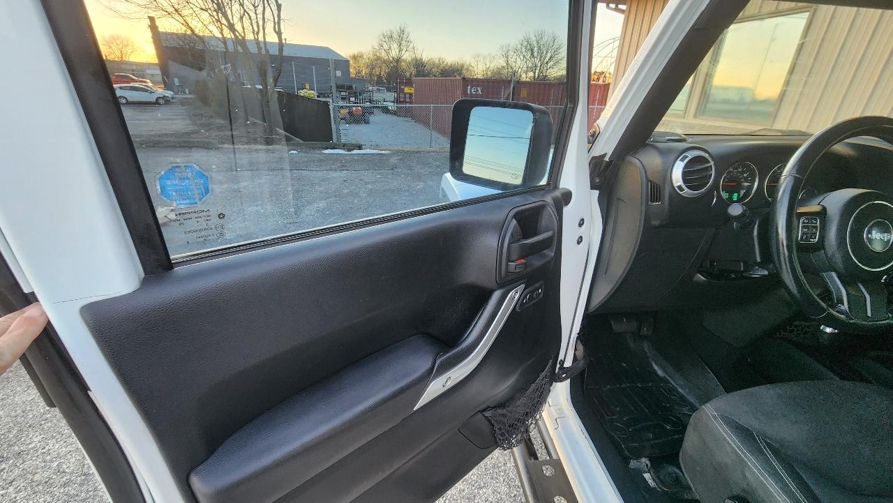 Jeep Wrangler Unlimited Sahara 4WD 2015