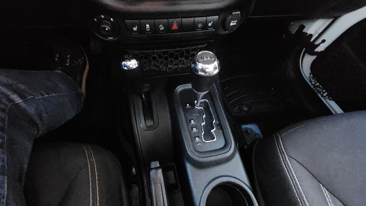 Jeep Wrangler Unlimited Sahara 4WD 2015