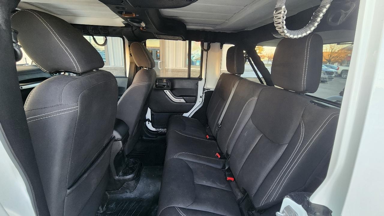 Jeep Wrangler Unlimited Sahara 4WD 2015