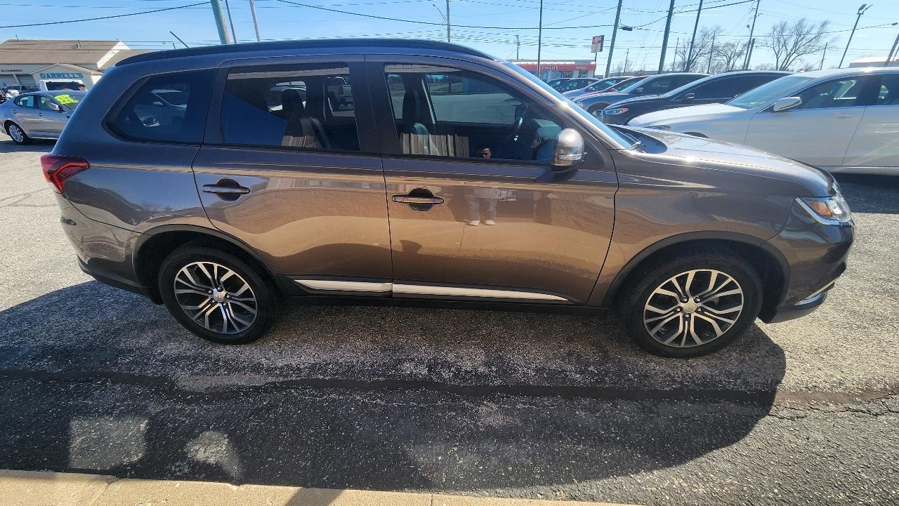 Mitsubishi Outlander SE AWD 2016