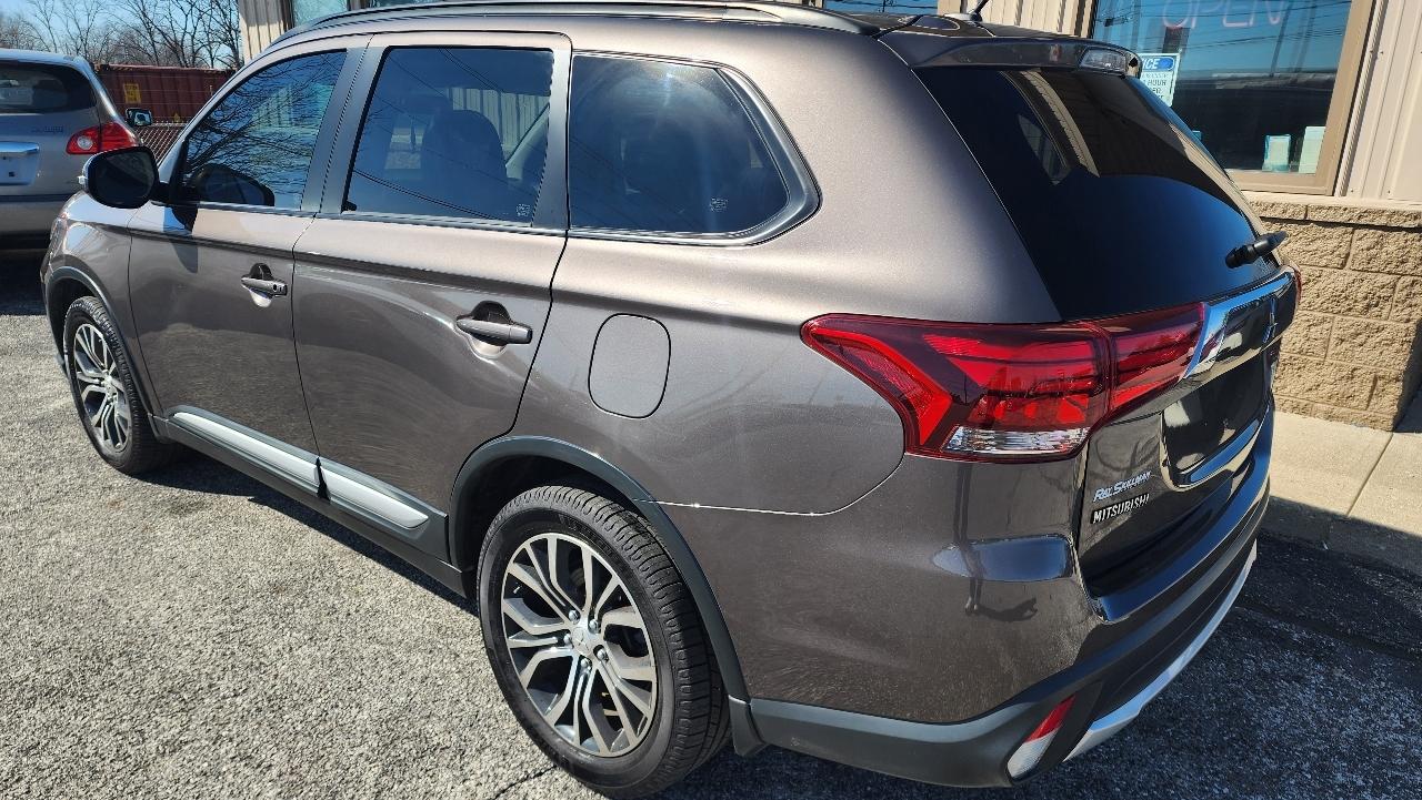 Mitsubishi Outlander SE AWD 2016