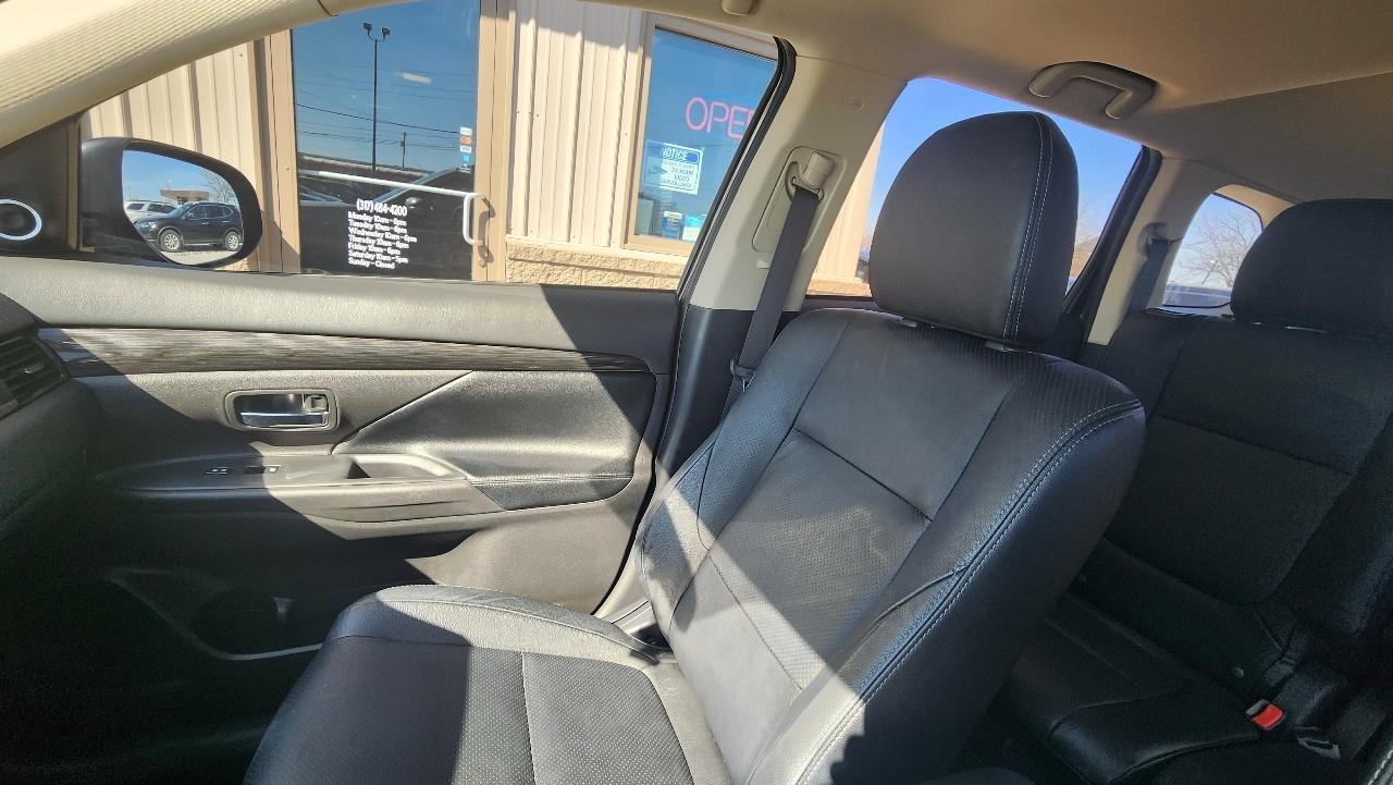 Mitsubishi Outlander SE AWD 2016