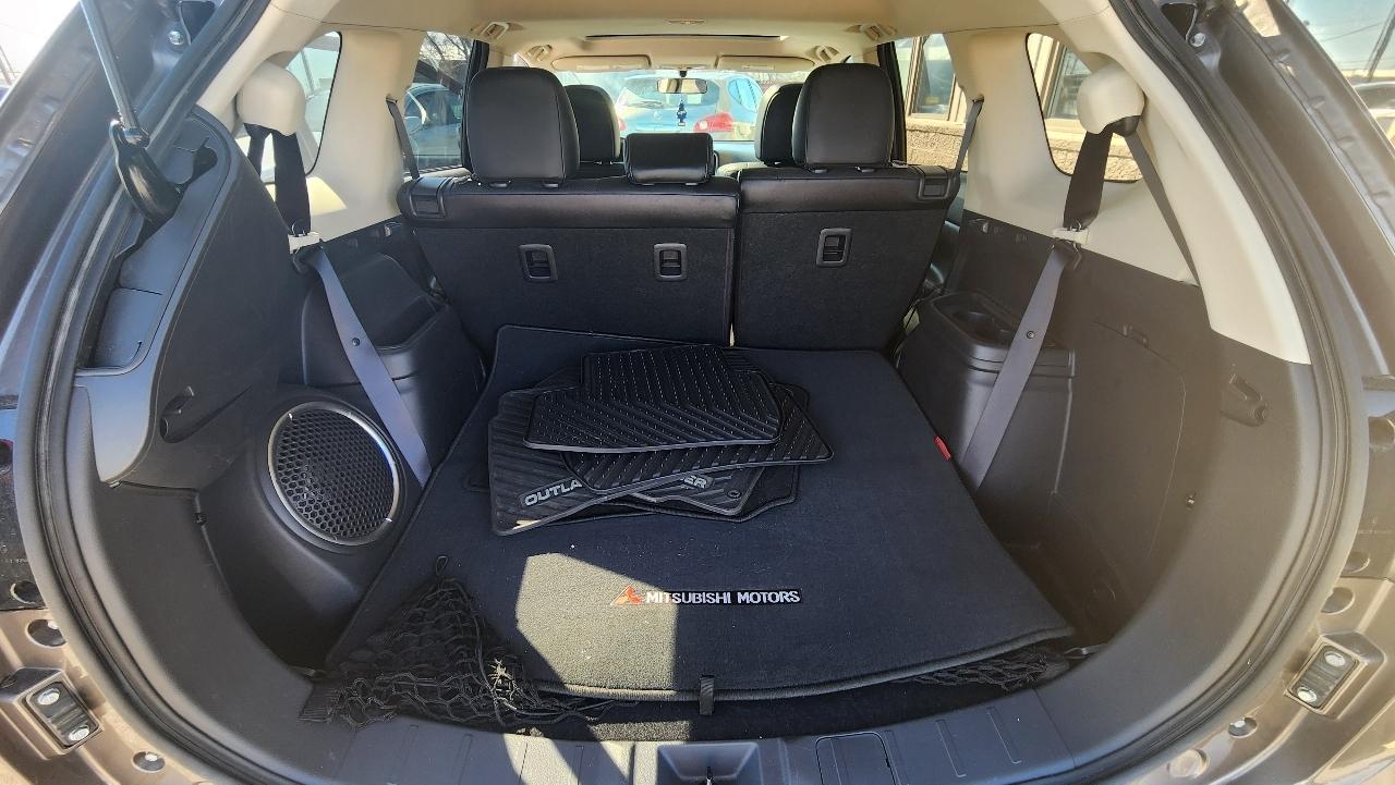 Mitsubishi Outlander SE AWD 2016