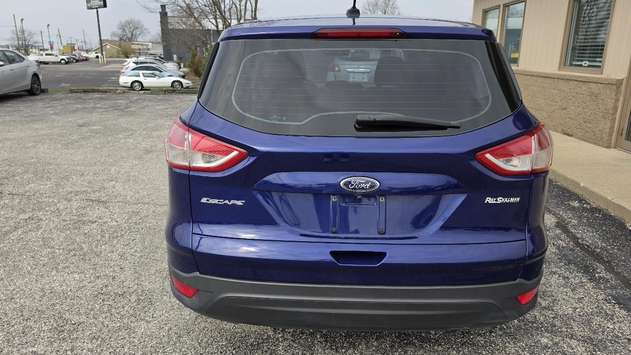 Ford Escape S FWD 2014