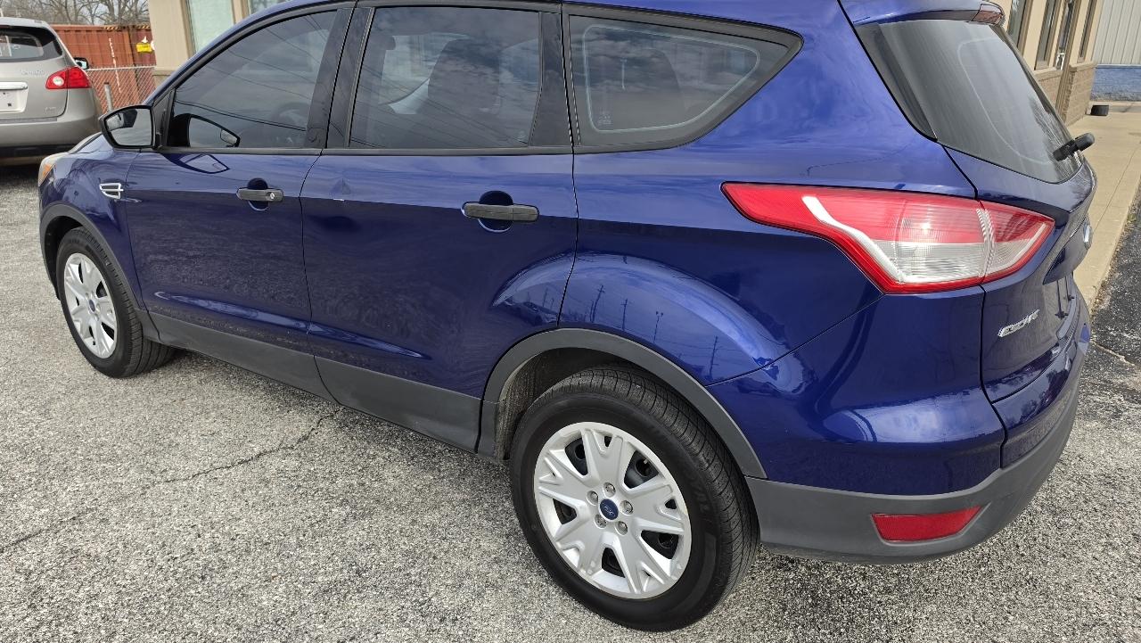 Ford Escape S FWD 2014