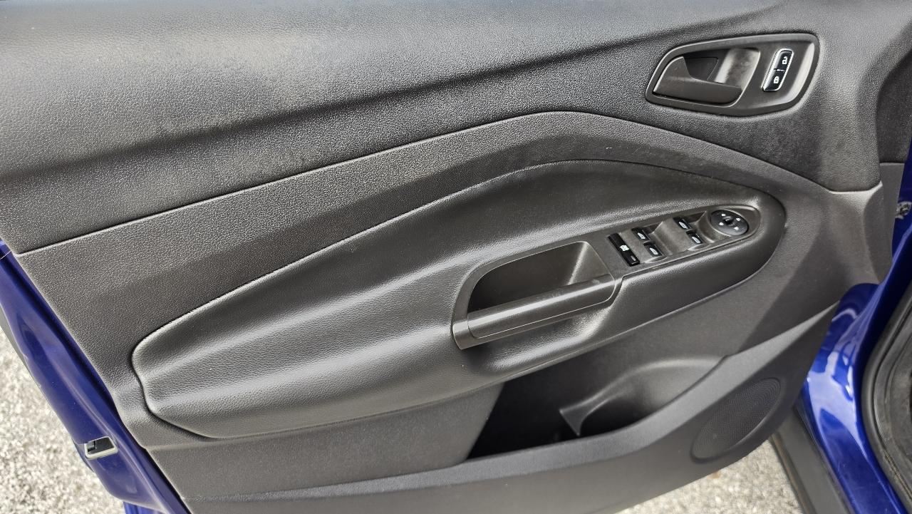 Ford Escape S FWD 2014