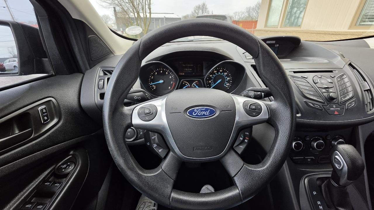 Ford Escape S FWD 2014