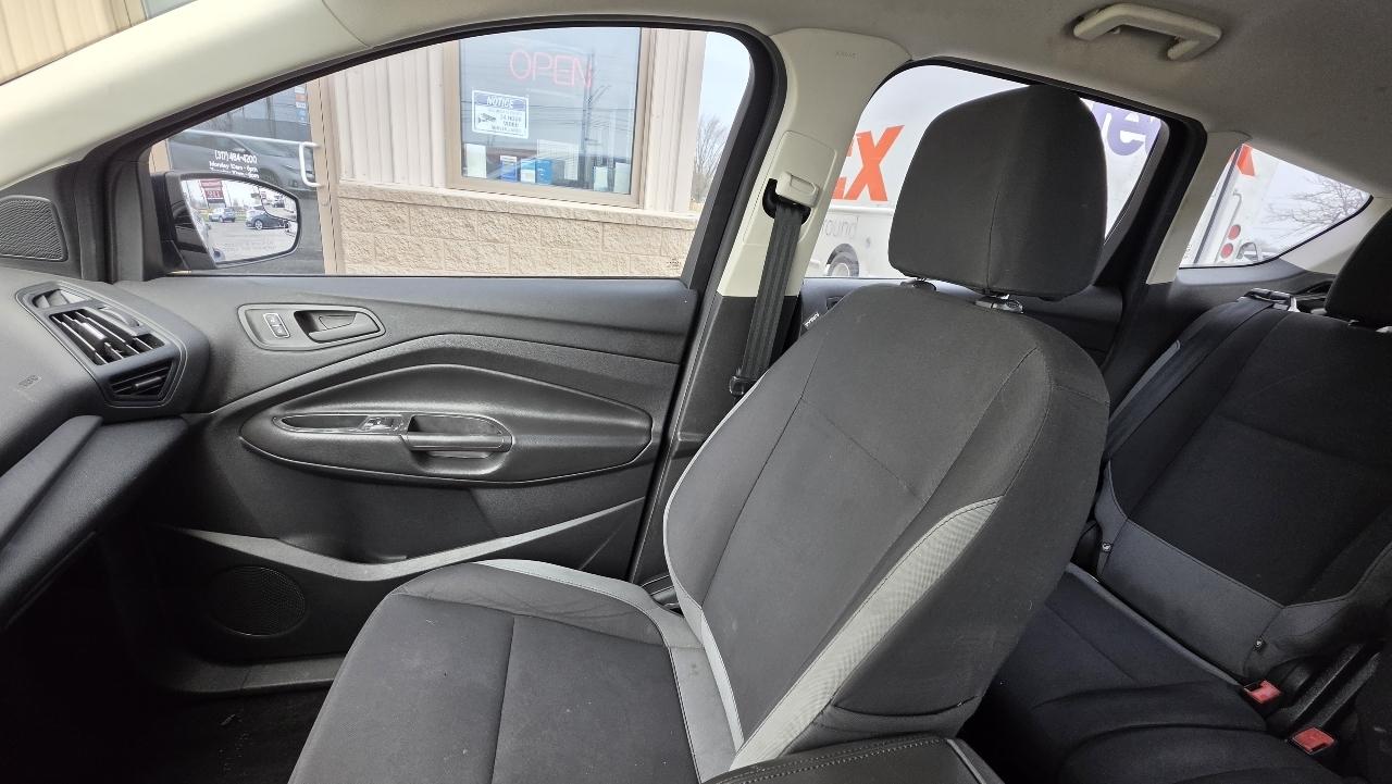 Ford Escape S FWD 2014