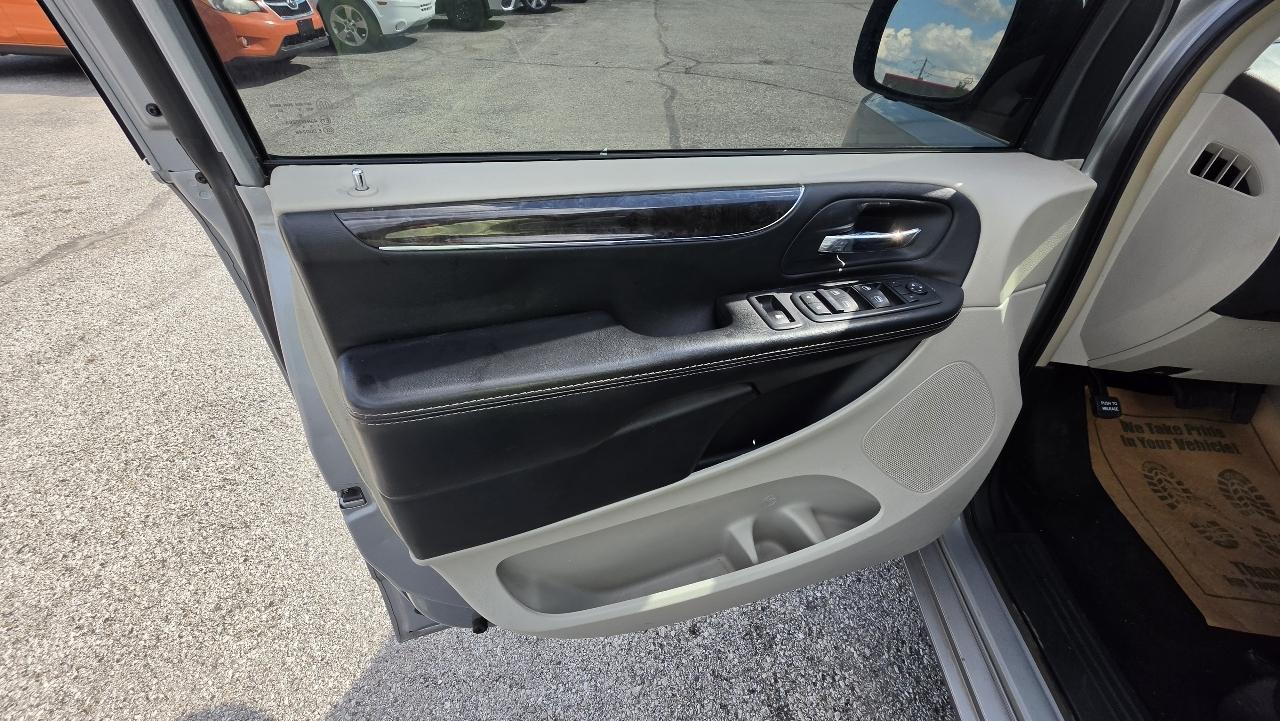 Chrysler Town & Country Touring 2014