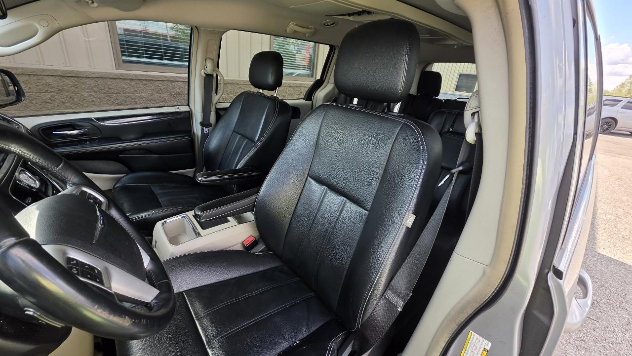 Chrysler Town & Country Touring 2014