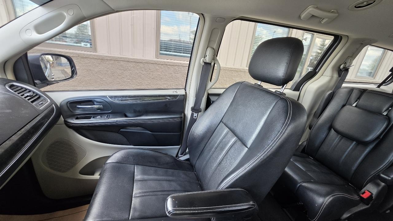 Chrysler Town & Country Touring 2014