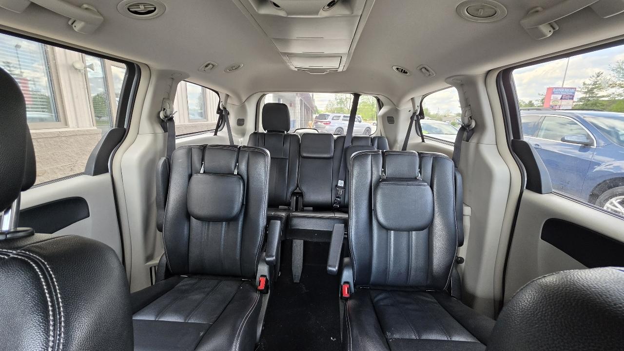 Chrysler Town & Country Touring 2014