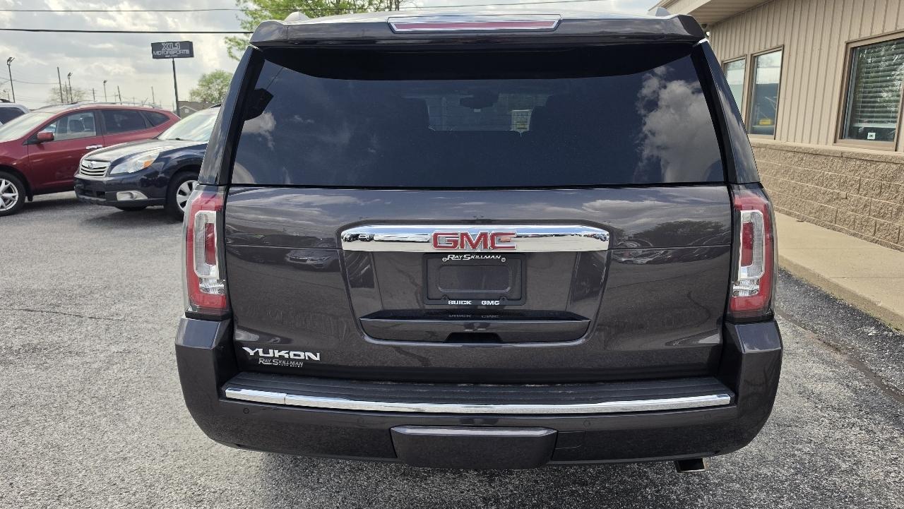 GMC Yukon Denali 4WD 2017