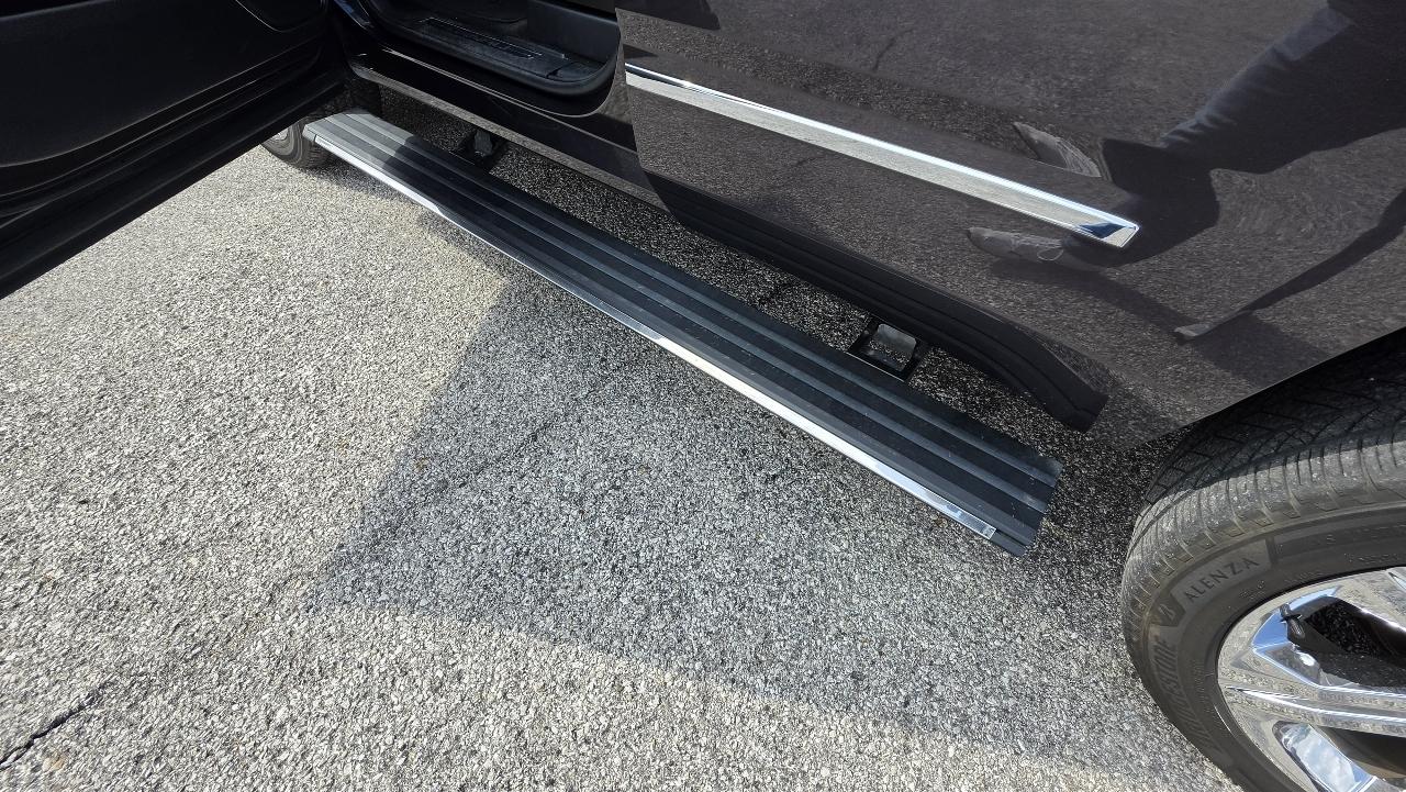 GMC Yukon Denali 4WD 2017